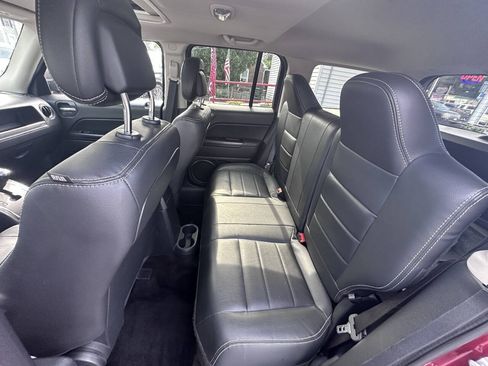 Used 2015 Jeep Patriot High Altitude AWD/4WD image 12