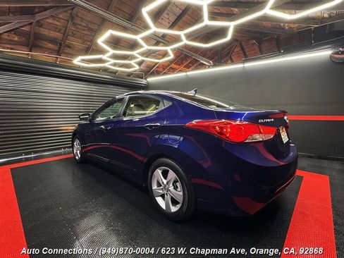 Used 2013 Hyundai Elantra GLS w/ Preferred Pkg image 4
