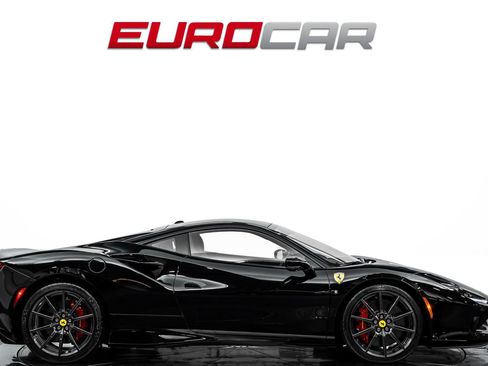 Used 2022 Ferrari F8 Tributo RWD image 6