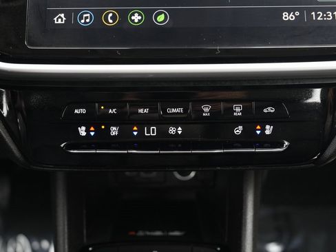 Used 2022 Chevrolet Bolt EUV Premier image 37