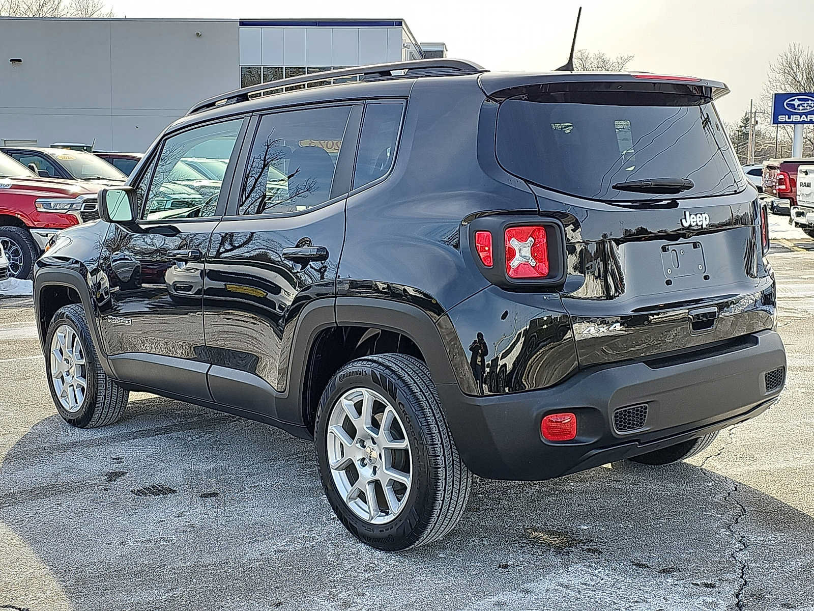 Certified 2023 Jeep Renegade Latitude w/ Sun/Sound Group AWD/4WD image 4