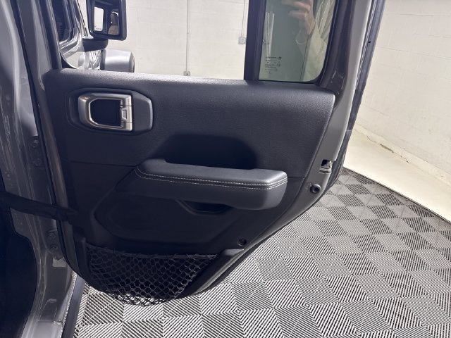 Used 2023 Jeep Wrangler Unlimited Rubicon 4xe w/ Cold Weather Group AWD/4WD image 18