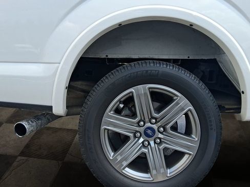Used 2018 Ford F150 XLT w/ Equipment Group 302A Luxury AWD/4WD image 8