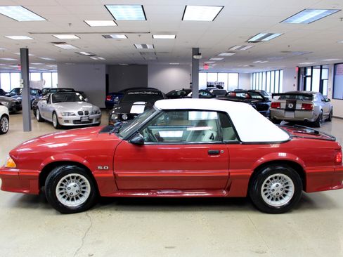 Used 1987 Ford Mustang GT image 13