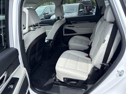 Used 2024 Kia Telluride S FWD image 15