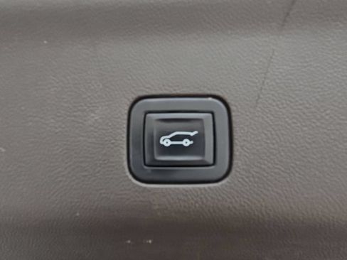Used 2022 Chevrolet Suburban Z71 AWD/4WD image 27
