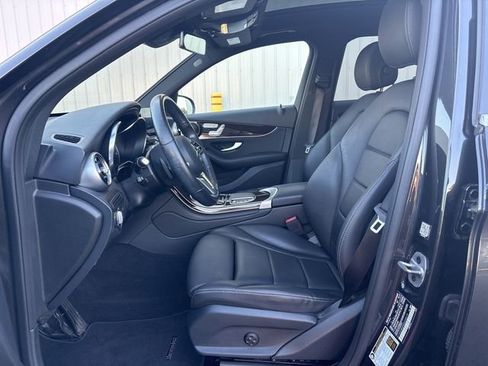Used 2021 Mercedes-Benz GLC 300 4MATIC image 10