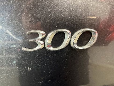 Used 2014 Chrysler 300 AWD w/ Driver Convenience Group image 8