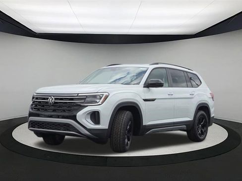 New 2026 Volkswagen Atlas Peak Edition AWD/4WD image 3
