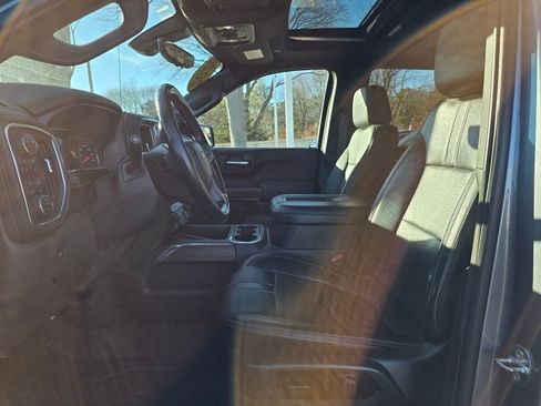 Used 2020 Chevrolet Silverado 1500 High Country w/ Technology Package image 19