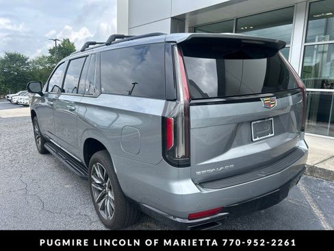 Used 2023 Cadillac Escalade ESV Sport w/ Touring Package AWD/4WD image 5