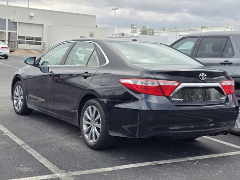 Used 2016 Toyota Camry XLE w/ Moonroof Package image 5