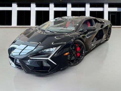 Used 2024 Lamborghini Revuelto image 1