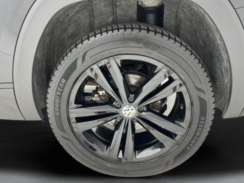 Used 2023 Volkswagen Atlas SEL R-Line AWD/4WD image 8