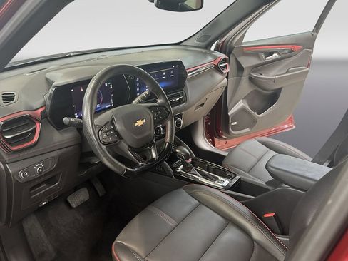 Used 2025 Chevrolet TrailBlazer RS w/ Convenience Package FWD image 11