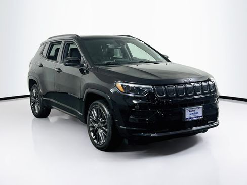 Used 2022 Jeep Compass High Altitude AWD/4WD image 3