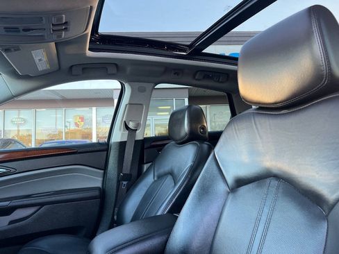 Used 2011 Cadillac SRX Luxury FWD image 18