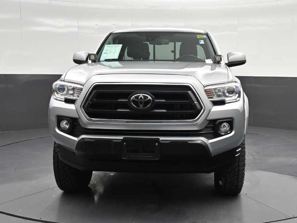 Used 2022 Toyota Tacoma SR5 AWD/4WD image 6