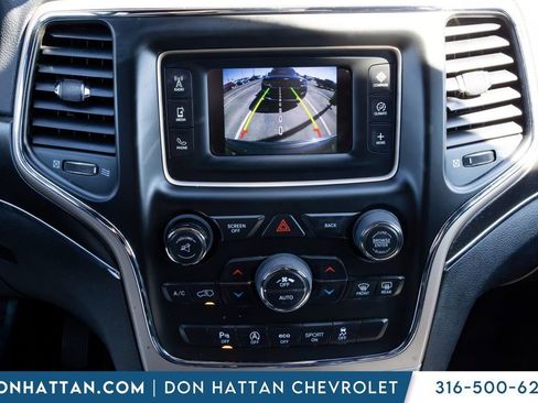 Used 2017 Jeep Grand Cherokee Limited AWD/4WD image 9