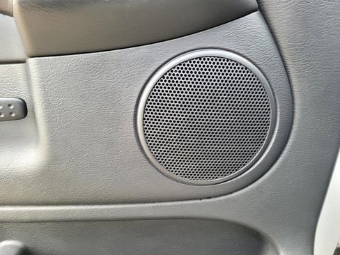 Used 2004 Dodge Ram 1500 Truck SLT image 17