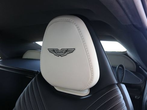 Used 2019 Aston Martin DB11 Volante RWD image 25