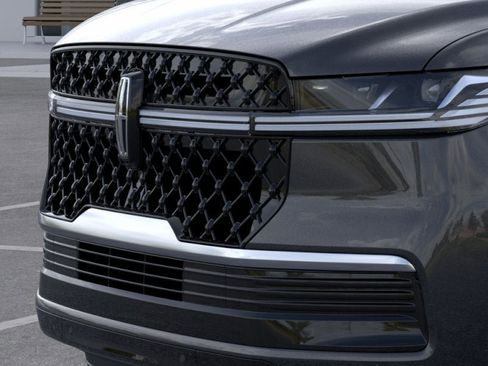 New 2026 Lincoln Navigator Reserve AWD/4WD image 17