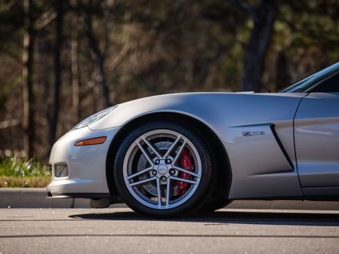 Used 2006 Chevrolet Corvette Z06 w/ Preferred Equipment Group image 6