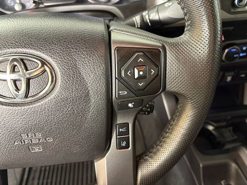 Used 2021 Toyota Tacoma TRD Off-Road image 20