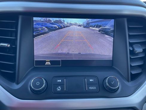 Used 2023 GMC Acadia SLT AWD/4WD image 21