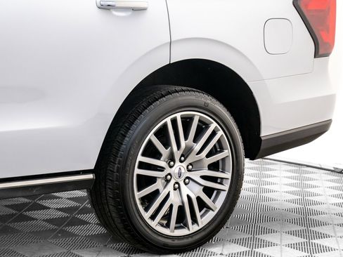 Used 2023 Ford Expedition Limited image 36