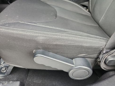 Used 2016 Jeep Wrangler Unlimited Sahara image 15