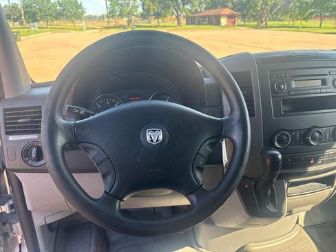 Used 2007 Dodge Sprinter 2500 w/ Cooling Group RWD image 20