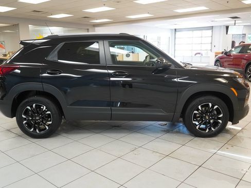 Used 2023 Chevrolet TrailBlazer LT w/ Convenience Package FWD image 12