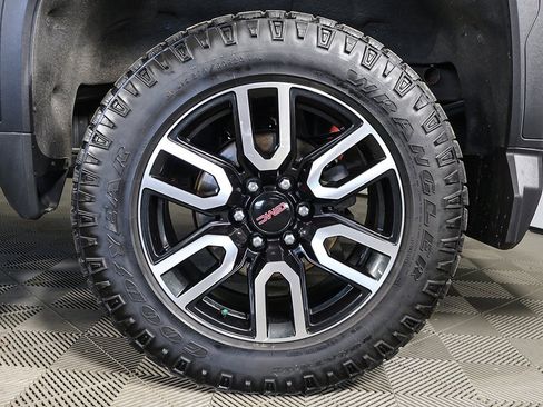 Used 2022 GMC Sierra 1500 AT4 image 17