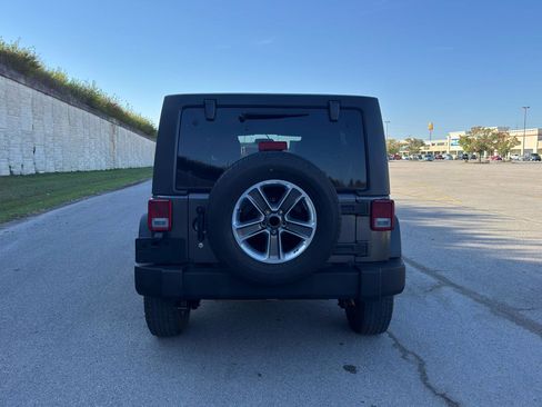 Used 2018 Jeep Wrangler Unlimited Sport S AWD/4WD image 5