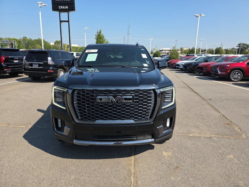 Used 2024 GMC Yukon Denali Ultimate AWD/4WD image 2