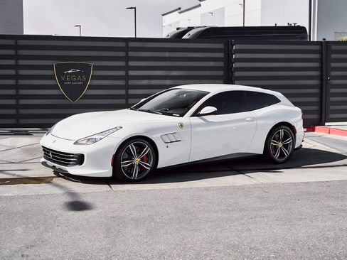 Used 2019 Ferrari GTC4Lusso image 4