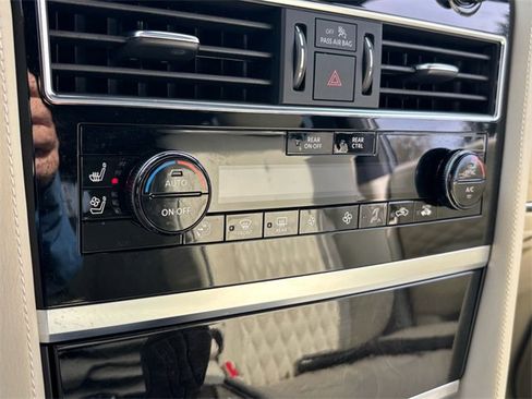 Used 2024 INFINITI QX80 Sensory w/ All-Season Package image 32