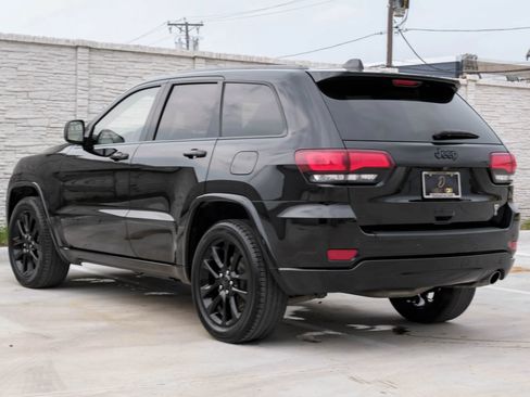 Used 2020 Jeep Grand Cherokee Altitude RWD image 13