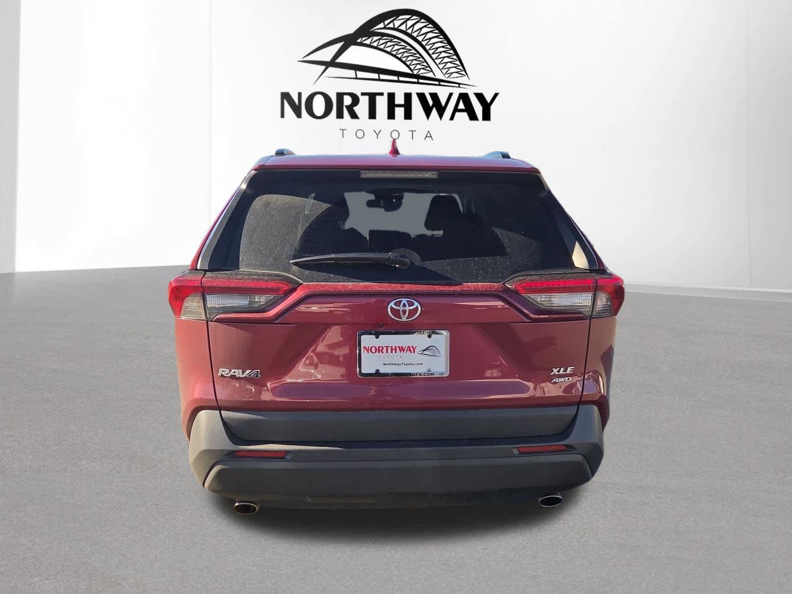 Certified 2024 Toyota RAV4 XLE w/ Convenience Package AWD/4WD image 4