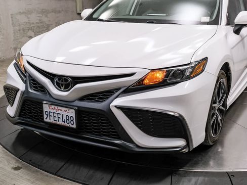 Used 2023 Toyota Camry SE w/ Convenience Package FWD image 18