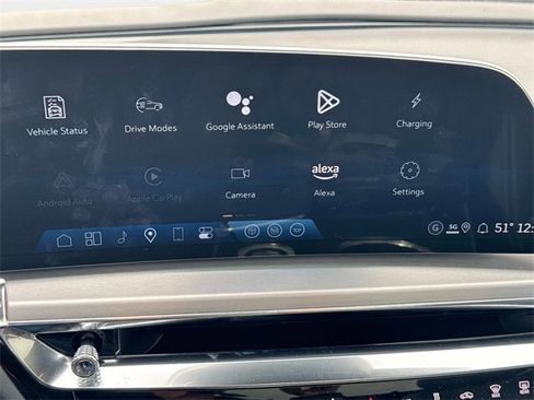 New 2025 Cadillac Lyriq Luxury image 18