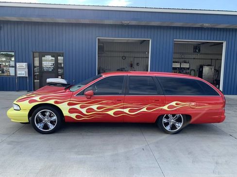 Used 1993 Chevrolet Caprice Classic image 1