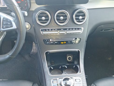 Used 2019 Mercedes-Benz GLC 300 4MATIC image 11