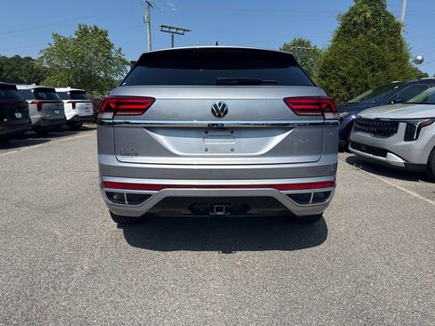 Used 2021 Volkswagen Atlas Cross Sport SE w/ Panoramic Sunroof Package FWD image 4