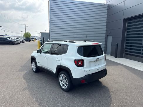 Used 2022 Jeep Renegade Sport w/ Sport Appearance Group AWD/4WD image 3