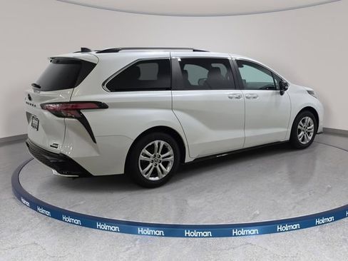 Certified 2023 Toyota Sienna XSE AWD/4WD image 5