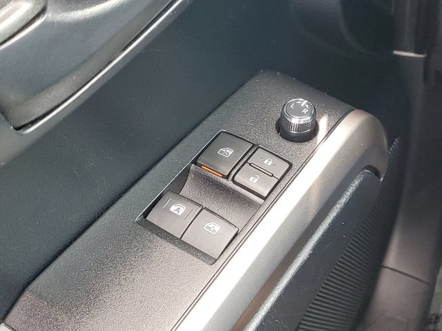 Used 2016 Toyota Tacoma SR5 w/ Towing Package RWD image 12