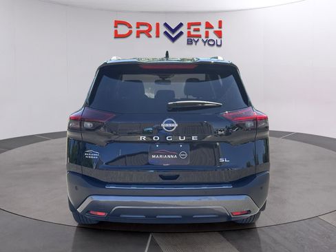 Used 2023 Nissan Rogue SL w/ SL Premium Package FWD image 4