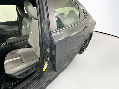 Used 2025 Toyota Camry SE FWD image 12